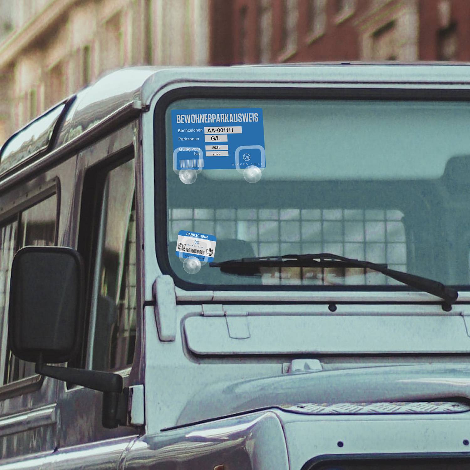 Wicked Chili 2 Parkscheinhalter mit Saugnapf für Auto Windschutzscheibe Parkausweis Kartenhalter Ticket Halterung