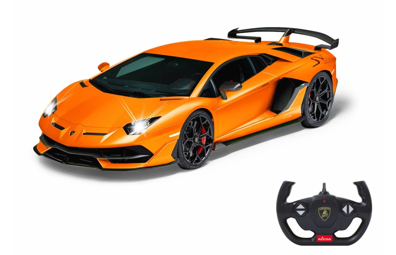 Orangefarbener Sportwagen im Lamborghini-Stil mit Heckflügel, abgebildet neben einer passenden Fernbedienung, was auf ein ferngesteuertes Spielzeugauto hindeutet.