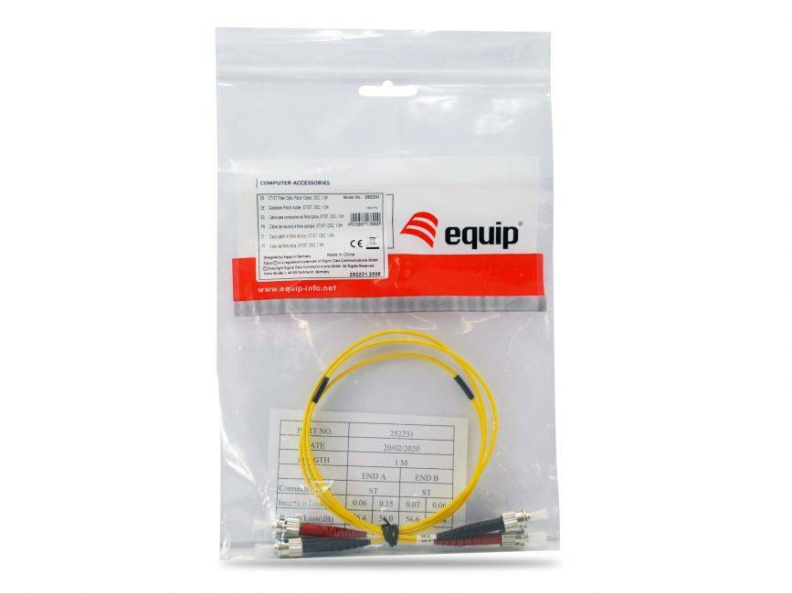 Transparente Kunststoffverpackung eines Equip-Computerzubehörs, enthaltend ein gelbes Kabel mit Metallverbindern und Produktetiketten.