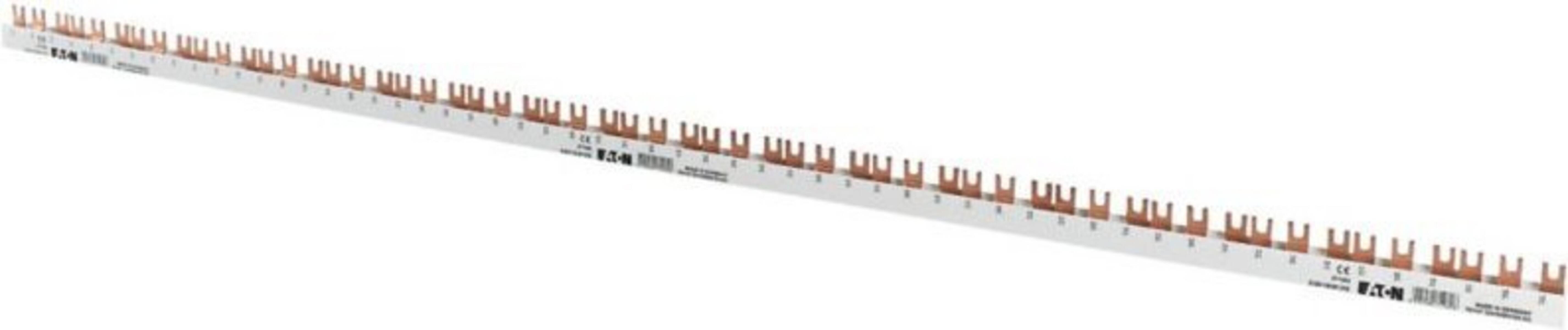 Eine weiße elektrische Sammelschiene mit mehreren Kupferverbindern entlang ihrer Länge, die zur Stromverteilung in Elektroverteilerkästen verwendet wird.