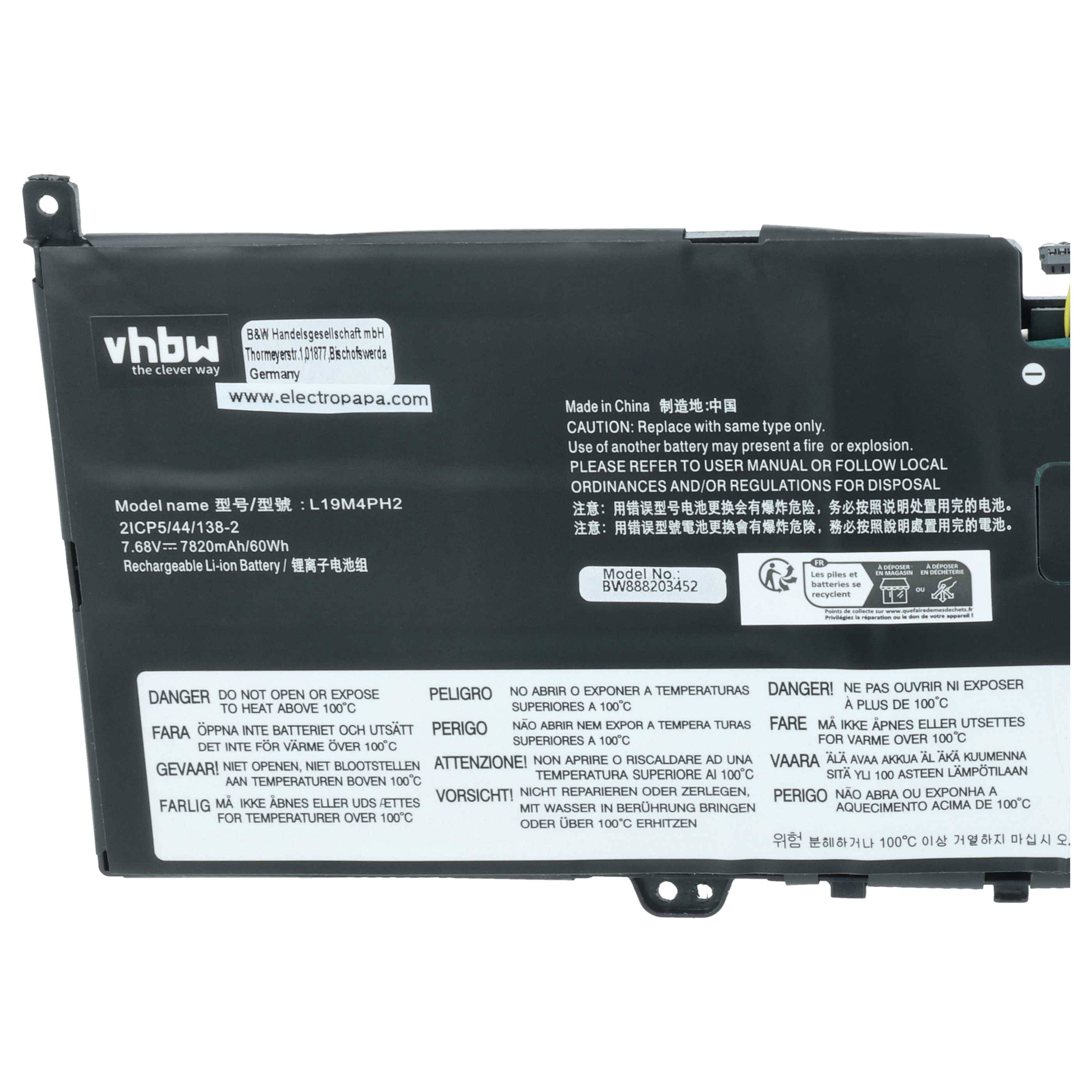 Nahaufnahme eines VHB-Batteriepacketikett mit Modell und Sicherheitswarnungen, einschließlich "Made in China"" und Entsorgungsanweisungen.