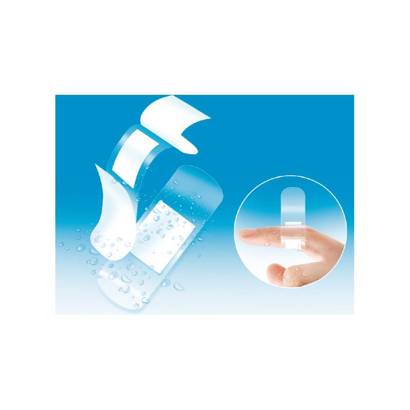 Transparenter Pflaster wird auf einen Fingertip aufgebracht, mit Wassertropfen, die die wasserdichte Eigenschaft veranschaulichen.