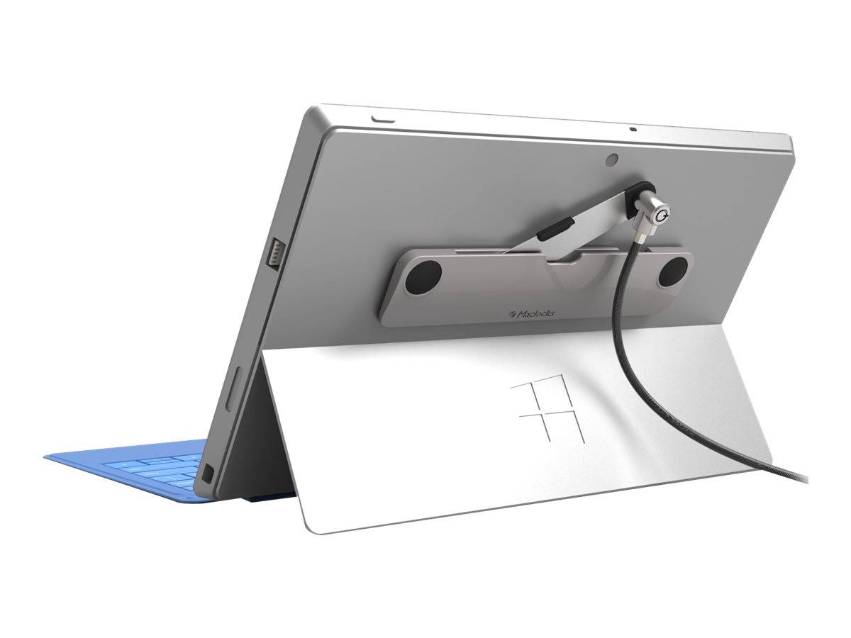 Rückansicht eines 2-in-1-Tablets auf einem Ständer mit angebrachter Tastatur und einem in die Rückseite eingesteckten Kabel, vor weißem Hintergrund gezeigt.