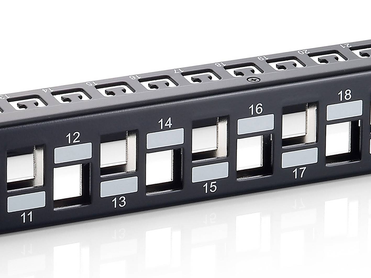 Equip Patchpanel 24x RJ45 Cat6a 19" 1HE Keystone - 24-Port - RJ-45