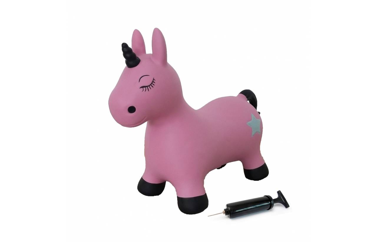 Rosa aufblasbares Einhornspielzeug mit schwarzen Hufen und Horn, neben einer kleinen Pumpe auf weißem Hintergrund dargestellt.