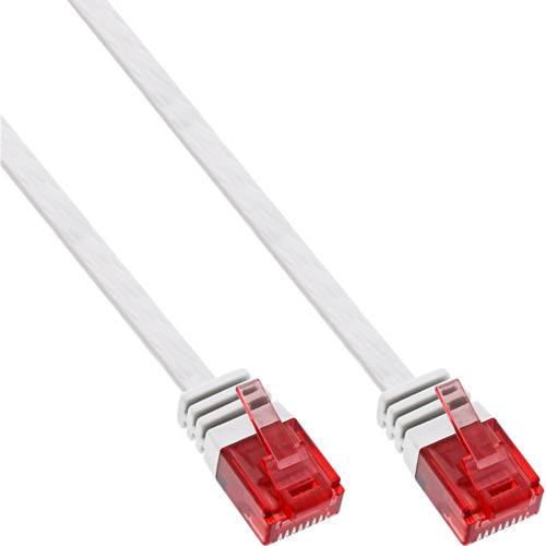 Zwei Ethernet-Kabel mit roten Steckern auf weißem Hintergrund.