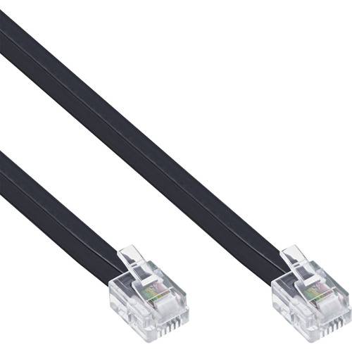 Ein schwarzes Ethernet-Kabel mit RJ45-Steckern an beiden Enden, das für Computervernetzung und Internetverbindungen verwendet wird.