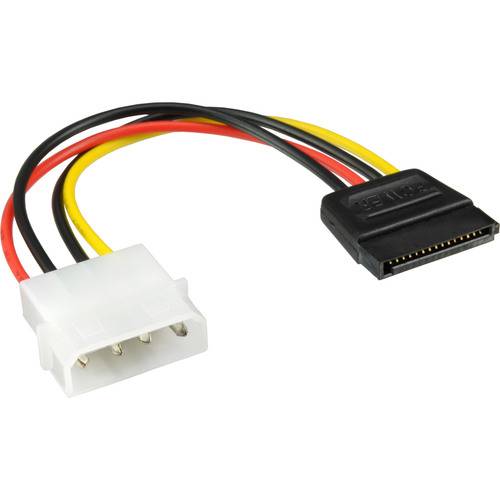 Ein vierdrahtiges Stromkabel mit einem weißen Molex-Stecker auf der einen Seite und einem schwarzen SATA-Stromstecker auf der anderen Seite.