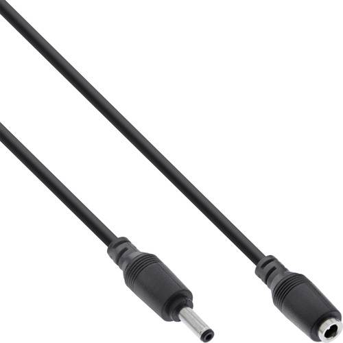 Nahaufnahme eines schwarzen koaxialen Stromverbinderkabels mit männlichem Stecker und weiblicher Buchse an jedem Ende, das für elektronische Stromverbindungen verwendet wird.