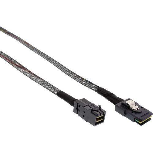 Zwei schwarze Computerkabel mit Anschlüssen an jedem Ende, die für Datenübertragung oder Stromverbindungen in elektronischen Geräten verwendet werden.