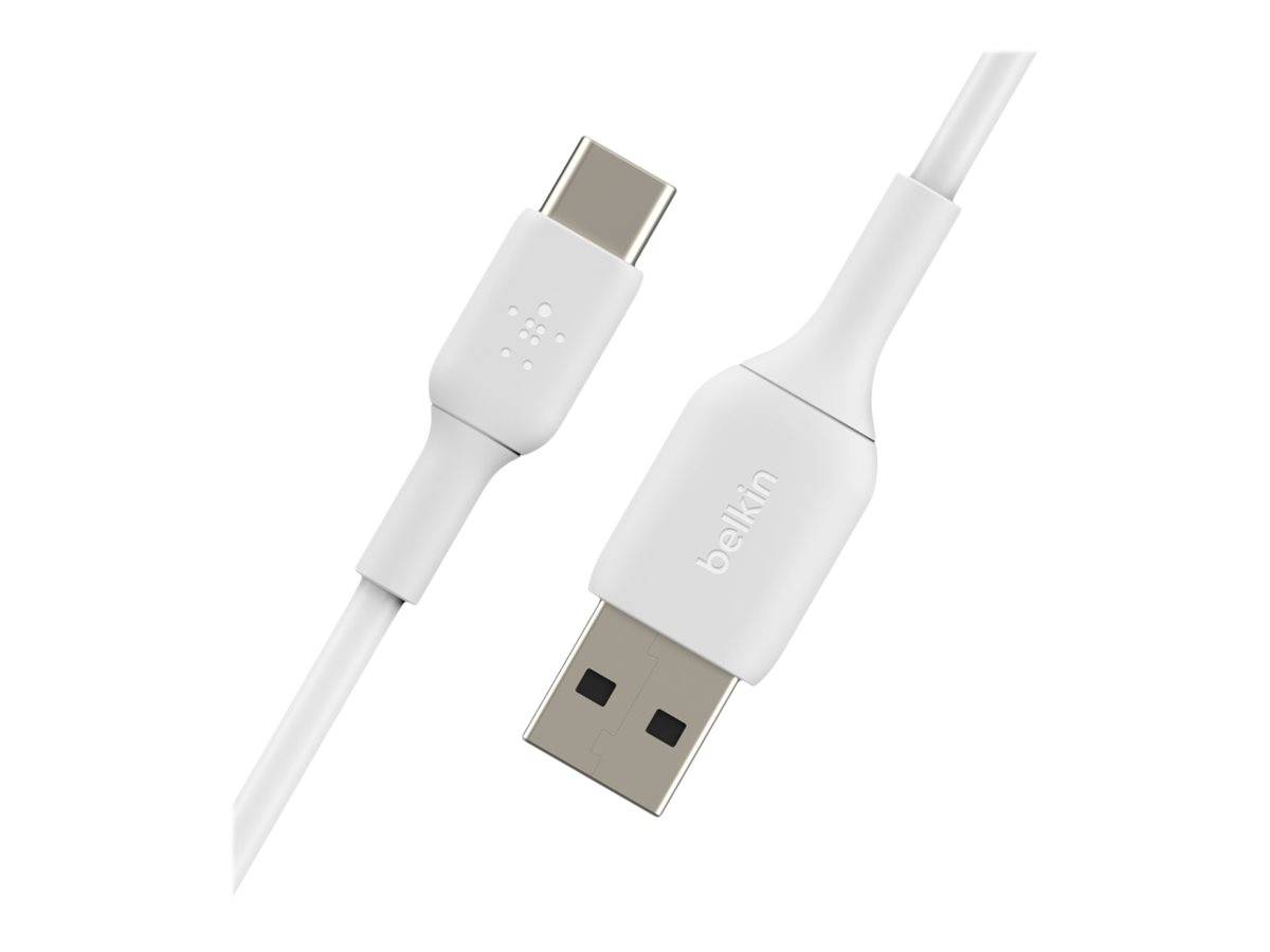 Weißes USB-C-auf-USB-A-Ladekabel mit Belkin-Branding auf neutralem Hintergrund.