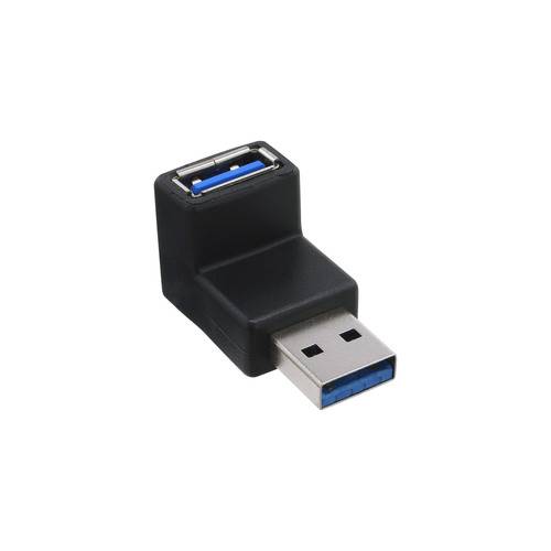 Ein schwarzer USB-Adapter im rechten Winkel mit einem männlichen und einem weiblichen USB-3.0-Anschluss, entwickelt, um die Richtung einer USB-Verbindung zu ändern.