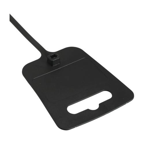 Ein schwarzes Kunststoff-Kabelbinder mit integriertem Etikettenbereich, das zum Organisieren und Identifizieren von Kabeln oder Drähten verwendet wird.