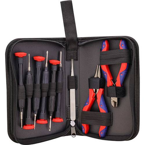 Werkzeugtasche mit Reißverschluss mit Schraubendrehern, Zangen und Pinzetten, organisiert in Fächern.