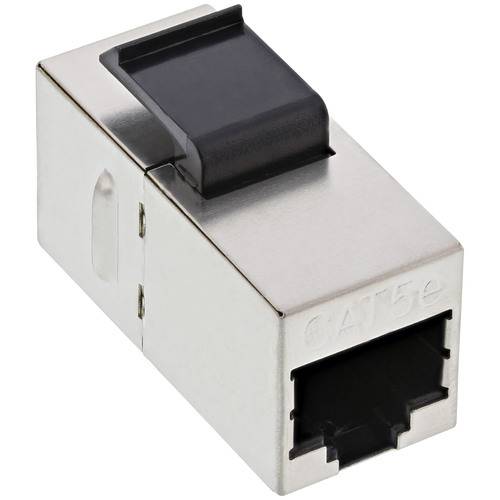 Eine Nahaufnahme eines metallenen CAT5e-Ethernet-Buchsenmoduls mit einer schwarzen Kunststoffanschlussabdeckung, das für Netzwerkkabelverbindungen verwendet wird.