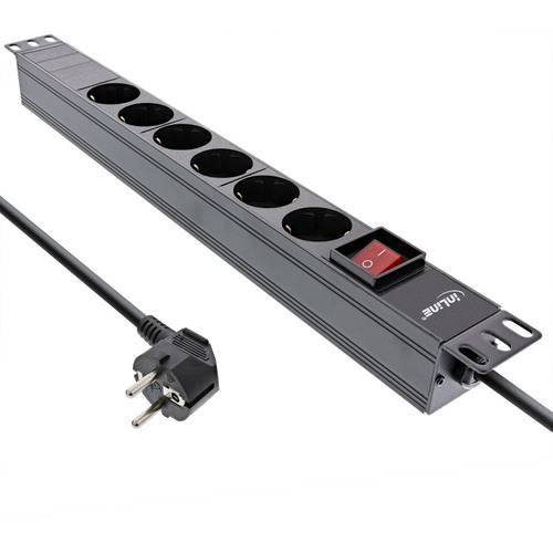 Eine schwarze 6er-Steckerleiste mit Schalter, montiert auf einer Schiene für einfachen Stromzugang, mit europäischem Stecker.