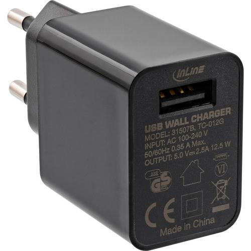 Ein schwarzes USB-Wandladegerät mit EU-Steckerpins, das Spezifikationen und Modellnummer zeigt, mit einer Nennleistung von 5V, 2,5A, bestimmt zum Aufladen von Geräten.