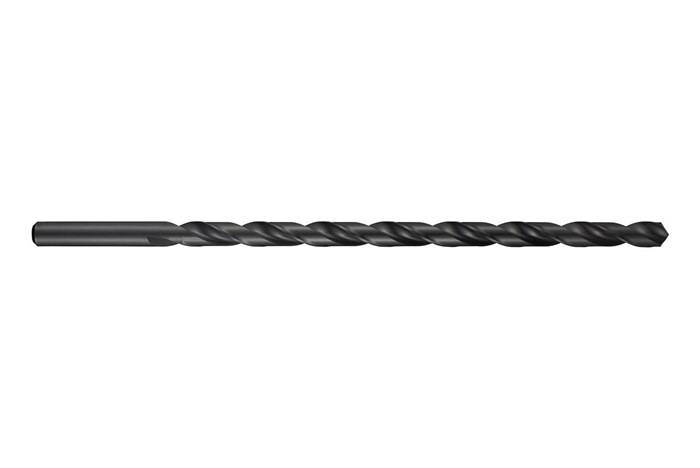 Ein langer, schwarzer, gewundener Bohrer mit einer scharfen Spitze auf weißem Hintergrund, der sein spiralförmiges Design und die metallische Oberfläche präsentiert.