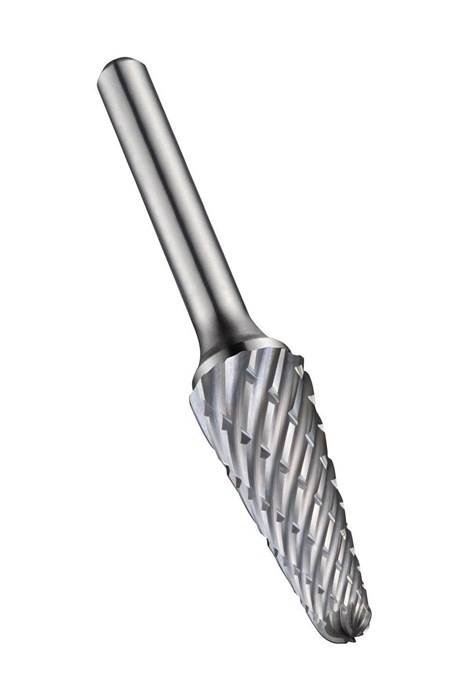 Ein Metallrotationsschleifwerkzeug mit einem zylindrischen Schaft und scharfen, kreuzweise geschnittenen Rillen, das zum Formen oder Schneiden von Materialien verwendet wird.