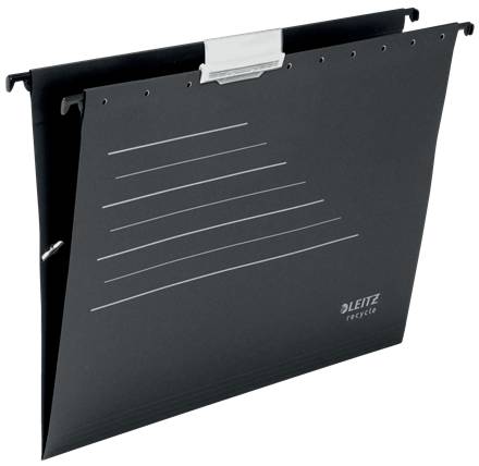 Schwarze hängende Aktenhülle mit Metallclip und horizontalen Etikettenzeilen, in Perspektive auf dunklem Hintergrund dargestellt.