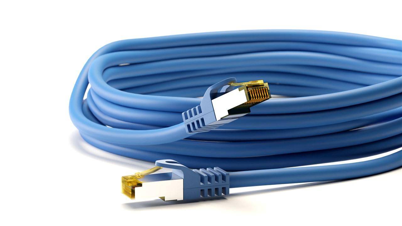 CAT 6a Netzwerkkabel mit CAT 7 Rohkabel, 500 MHz, S/FTP, LS0H, blau - Länge: 1,50 m