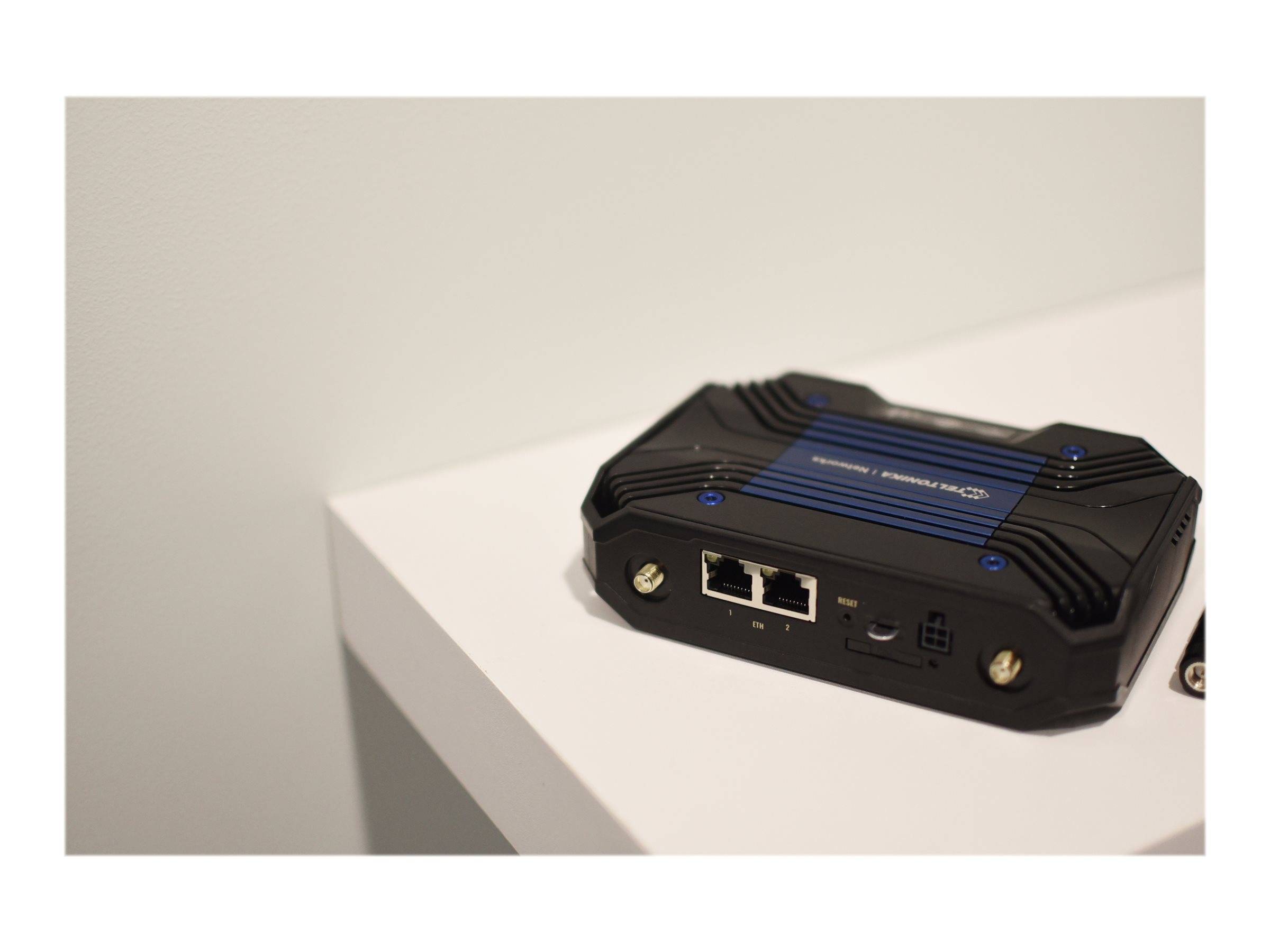 Teltonika TCR100 - Wireless Router - WWAN - Wi-Fi 5