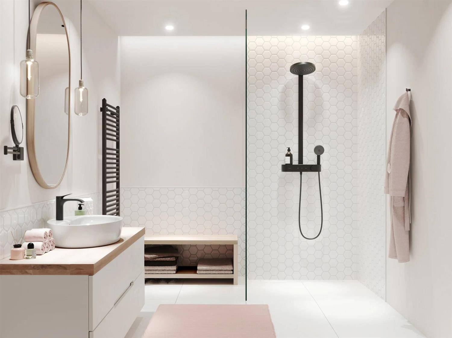 Modernes minimalistisches Badezimmer mit Waschtisch, rundem Spiegel, Aufsatzwaschbecken, Handtuchwärmer, offenen Regalen und begehbarer Dusche mit schwarzen Armaturen und Glastrennung.