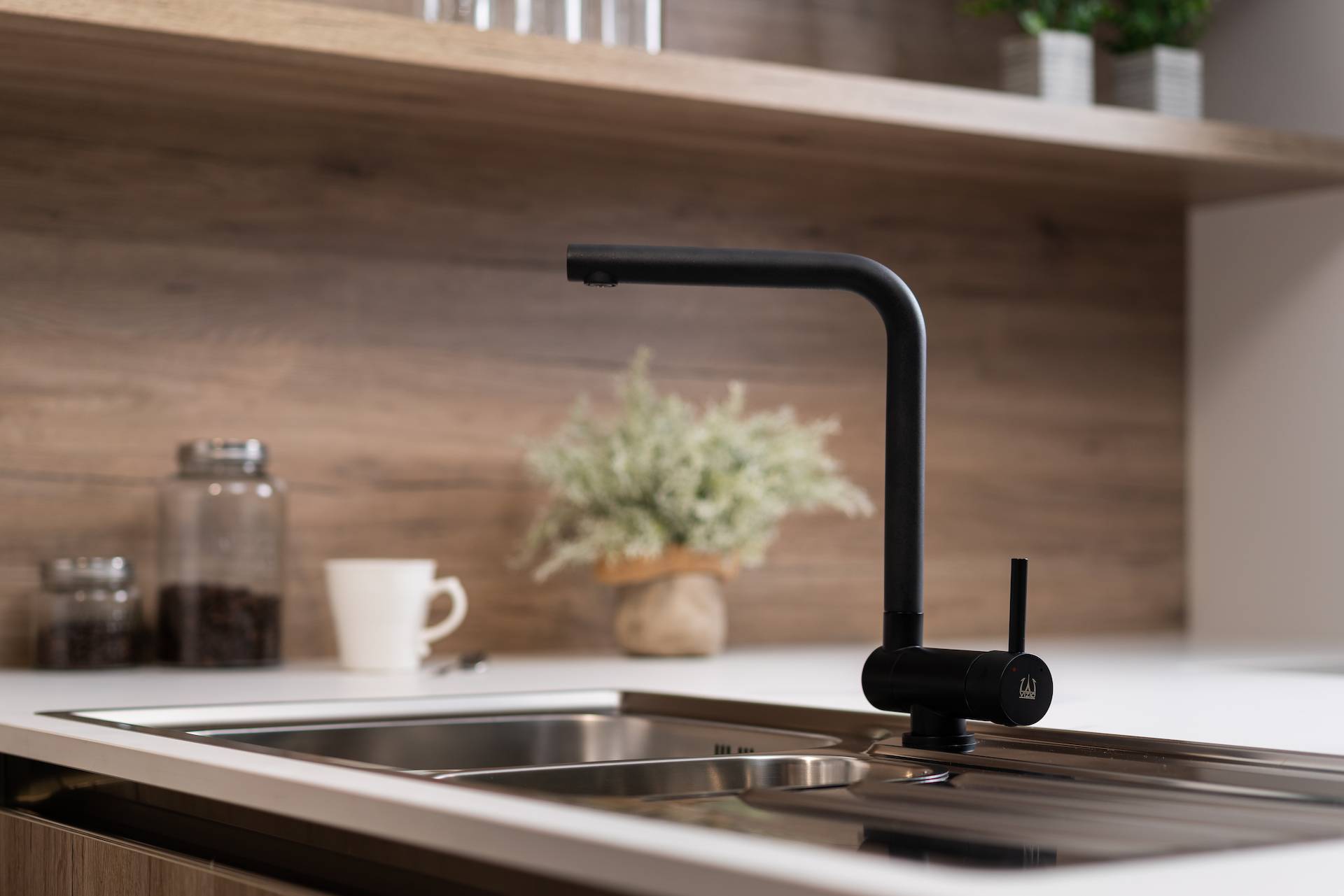 Unterfenster Wasserhahn Vorfenster Umklappbar 4,5 CM chrom schwarz matt Küchenarmatur mit 360° schwenkbarem L Auslauf