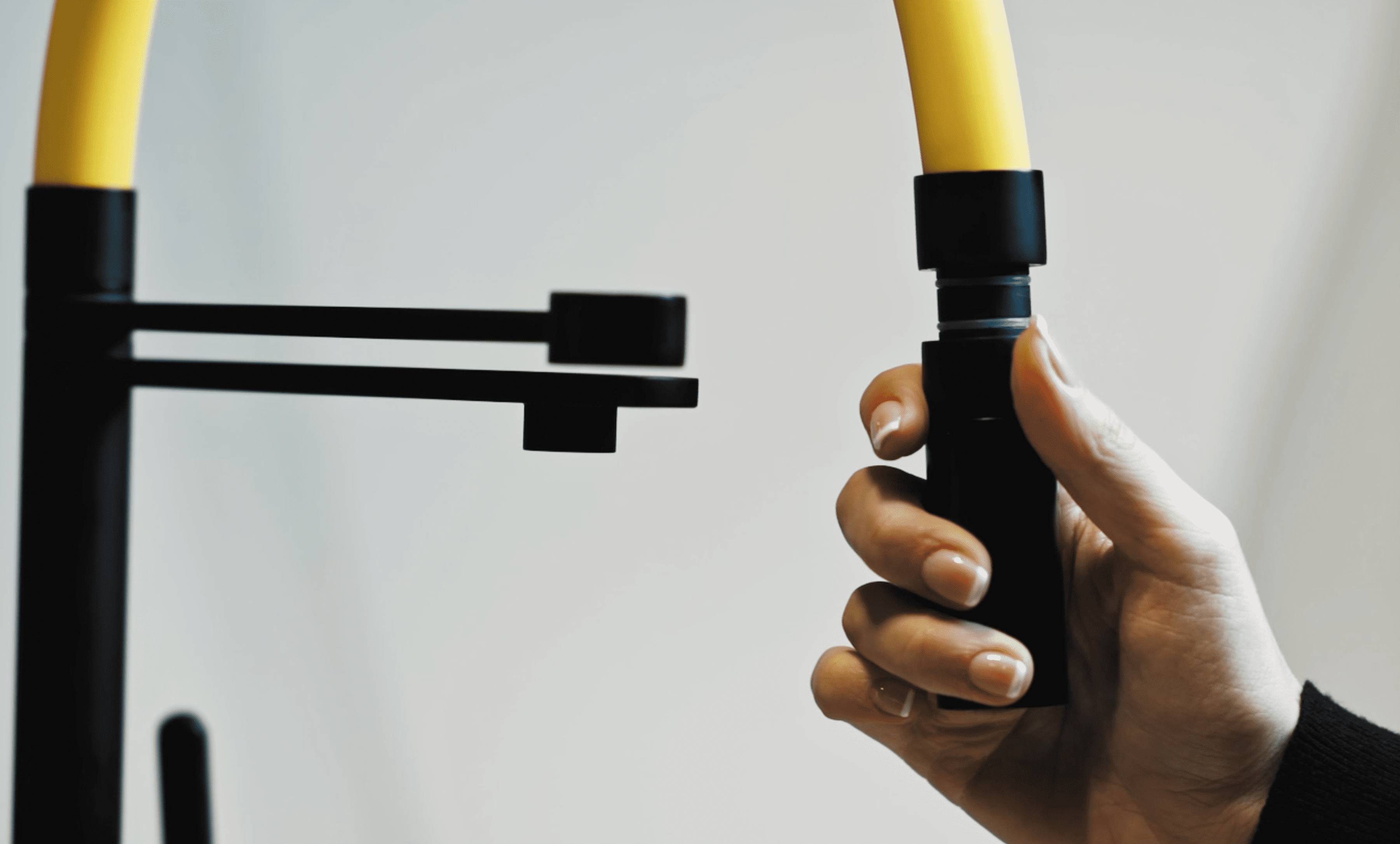 Unterfenster Wasserhahn Vorfenster Umklappbar 4,5 CM chrom schwarz matt Küchenarmatur mit orange 360° schwenkbarem Auslauf und abnehmbare 2 strahl