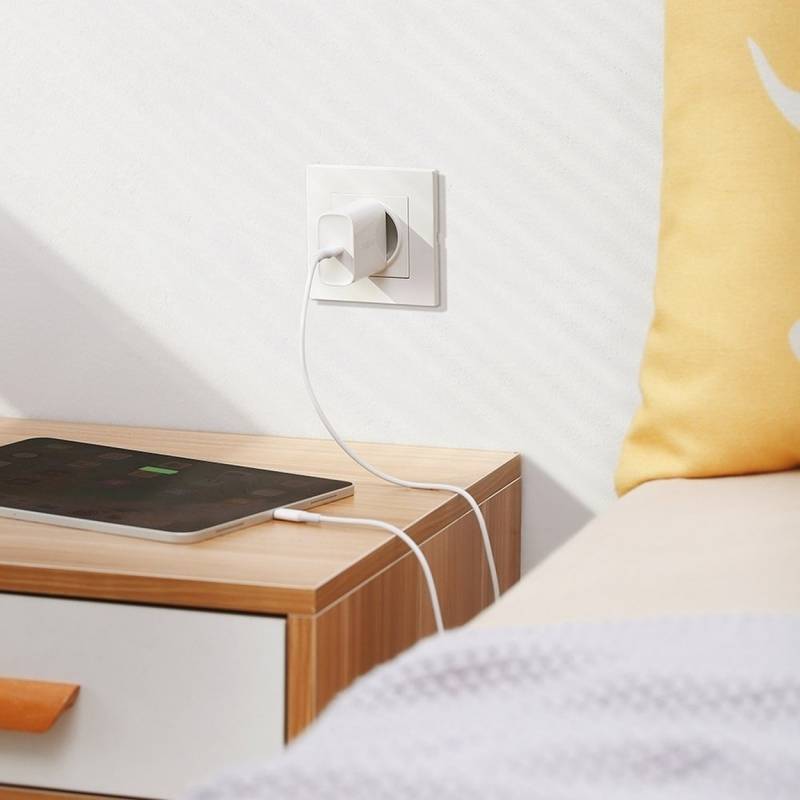 Ugreen Schnelles USB Typ C Power Delivery Ladegerät 30 W Quick Charge 4.0 Netzteil, weiß