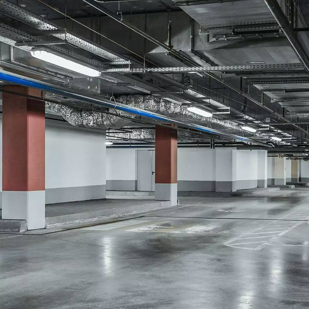 Wannenleuchte Feuchtraumleuchte Deckenlampe Deckenleuchte Keller, weiß IP65 Strahlwasserfest, 2x LED 22 Watt 4000 Lumen warmweiß, LxBxH 156x11,2x6,3