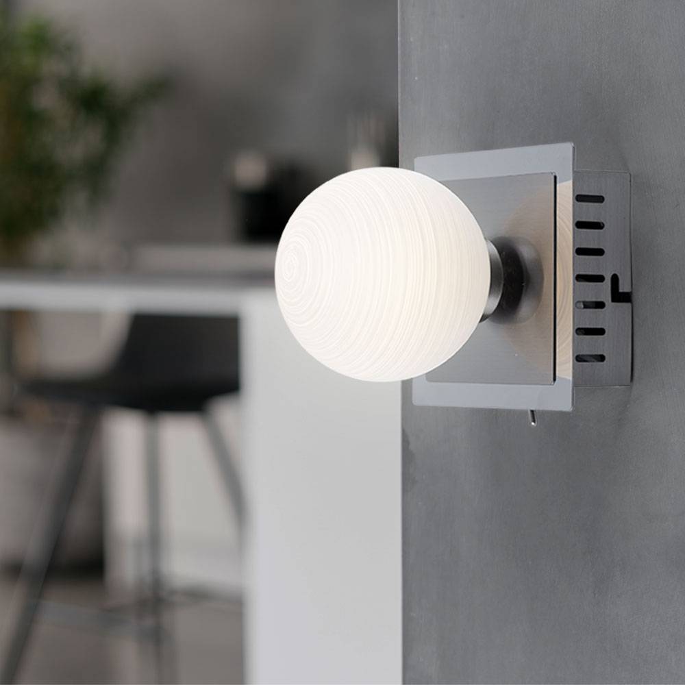 Wandleuchte Kugel Wandlampe Glaskugel Kugelleuchte Wand innen, Metall Glaskugel weiß opal gewischt, 1x LED 3,8 Watt 340 Lumen warmweiß, HxLxB 12x10x