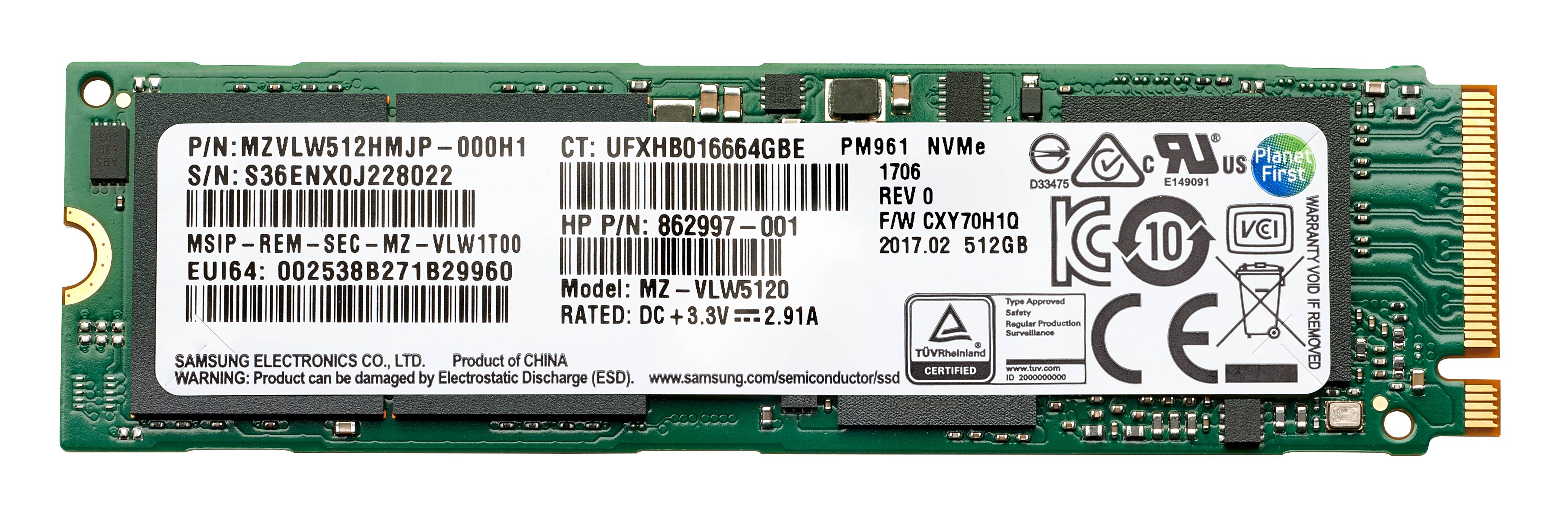 Grüne Samsung NVMe M.2 SSD-Leiterplatte mit weißem Produktetikett, auf dem Modell- und Zulassungsmarkierungen zu sehen sind.