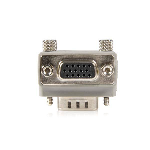Nahaufnahme eines VGA-Videoanschlussadapters mit 15-poligem Buchsenanschluss und Metallschrauben auf weißem Hintergrund.