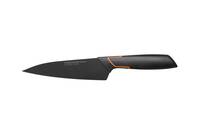 Schwarzes Küchenmesser mit spitzer Klinge und ergonomischem Griff, akzentuiert durch eine orangefarbene Linie, auf weißem Hintergrund dargestellt.