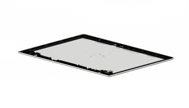 Schwarzes rechteckiges Laptop-Display-Blende/Rückabdeckung von einem Winkel auf weißem Hintergrund gezeigt, mit sichtbaren Befestigungsclips entlang der Kanten.