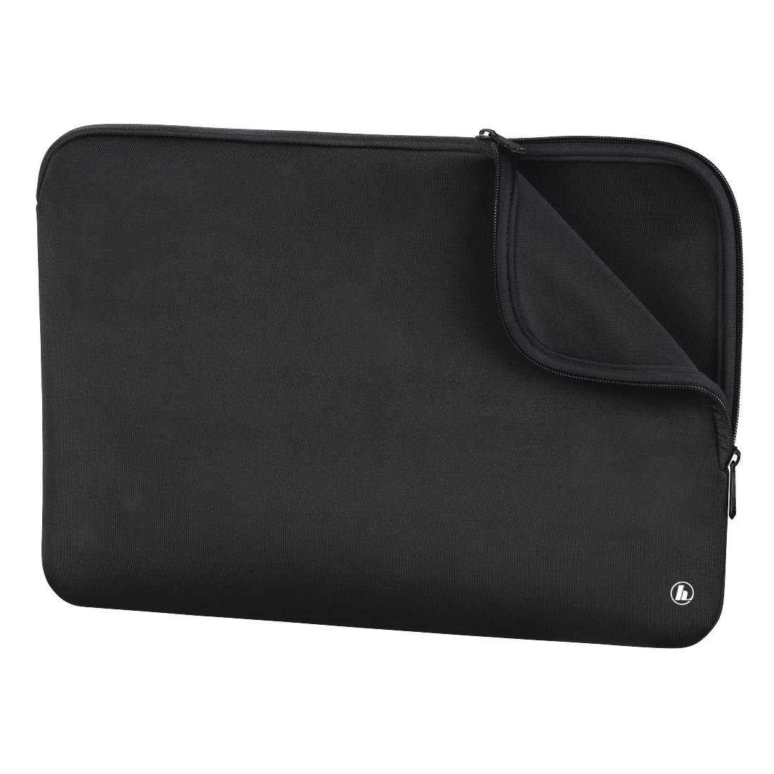 Schwarze Laptop-Schutzhülle mit Reißverschluss und umgeschlagenem Eckenlappen, vor einem schlichten schwarzen Hintergrund dargestellt.