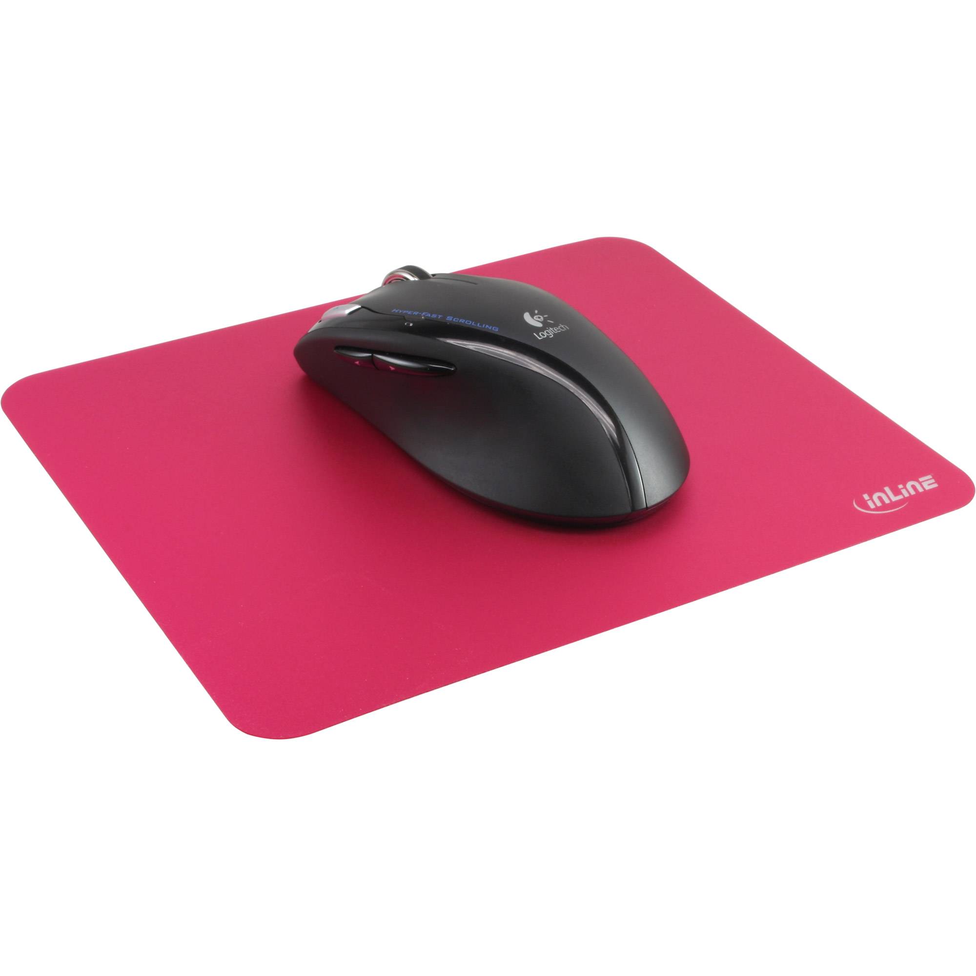 Schwarze Computermaus auf einem rosa Mousepad mit "inLine""-Logo, isoliert auf weißem Hintergrund.