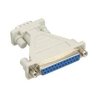 Ein beiger D-Sub-Adapter mit einem blauen 25-poligen weiblichen Anschluss und Metallgewindestiften auf weißem Hintergrund.