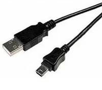 USB-Kabel mit einem Standard-USB-A-Anschluss auf der einen Seite und einem kleineren USB-Mini-B-Anschluss auf der anderen Seite.