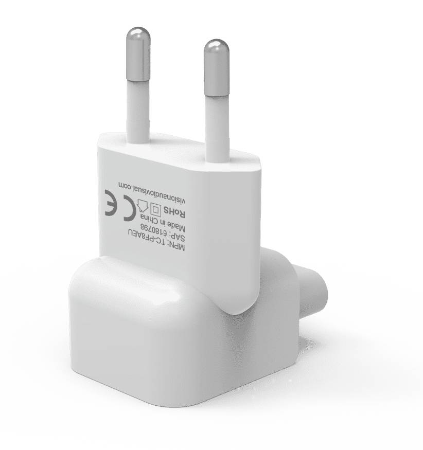 Weiße europäische Steckdosenadapter mit zwei Stiften und gedruckten CE-Kennzeichnungen, gezeigt auf einem Produktfoto vor einem einfachen weißen Hintergrund.