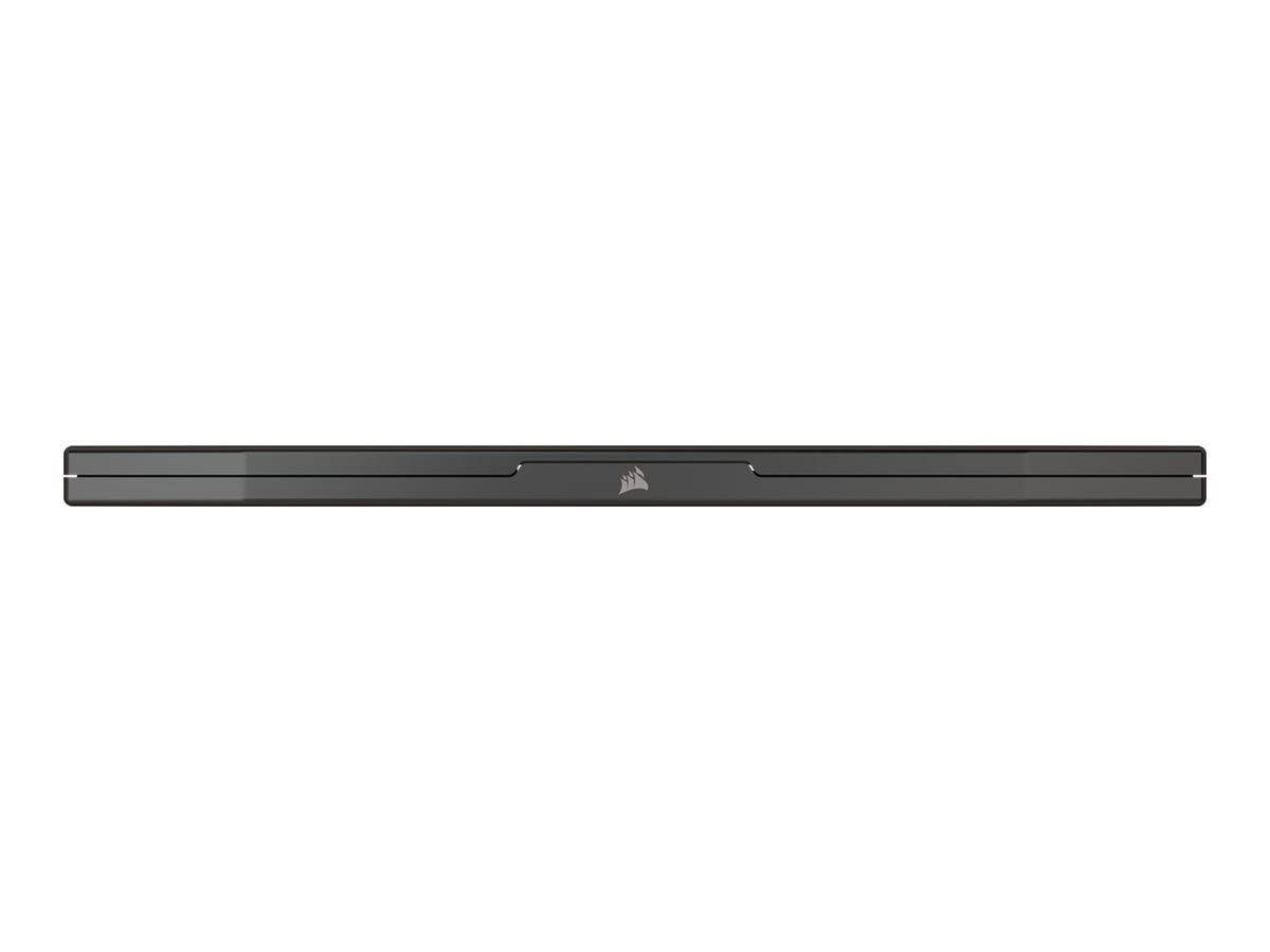 Ein schlanke schwarze Soundbar-Lautsprecher von vorne gezeigt vor weißem Hintergrund.