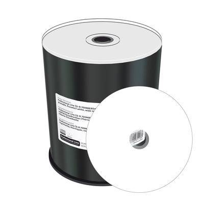 Schwarze Spindel mit leeren CDs und einer weißen Disc vorne, mit Mittelloch und Barcode-Etikett.