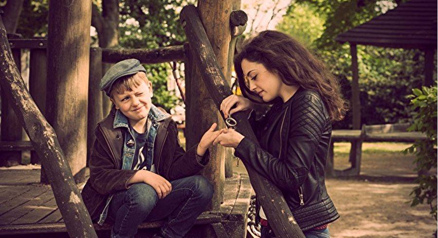 Lupenpinzette mit LED-Beleuchtung, TRIZETTE, 4fach Vergrößerung, inklusive Batterien