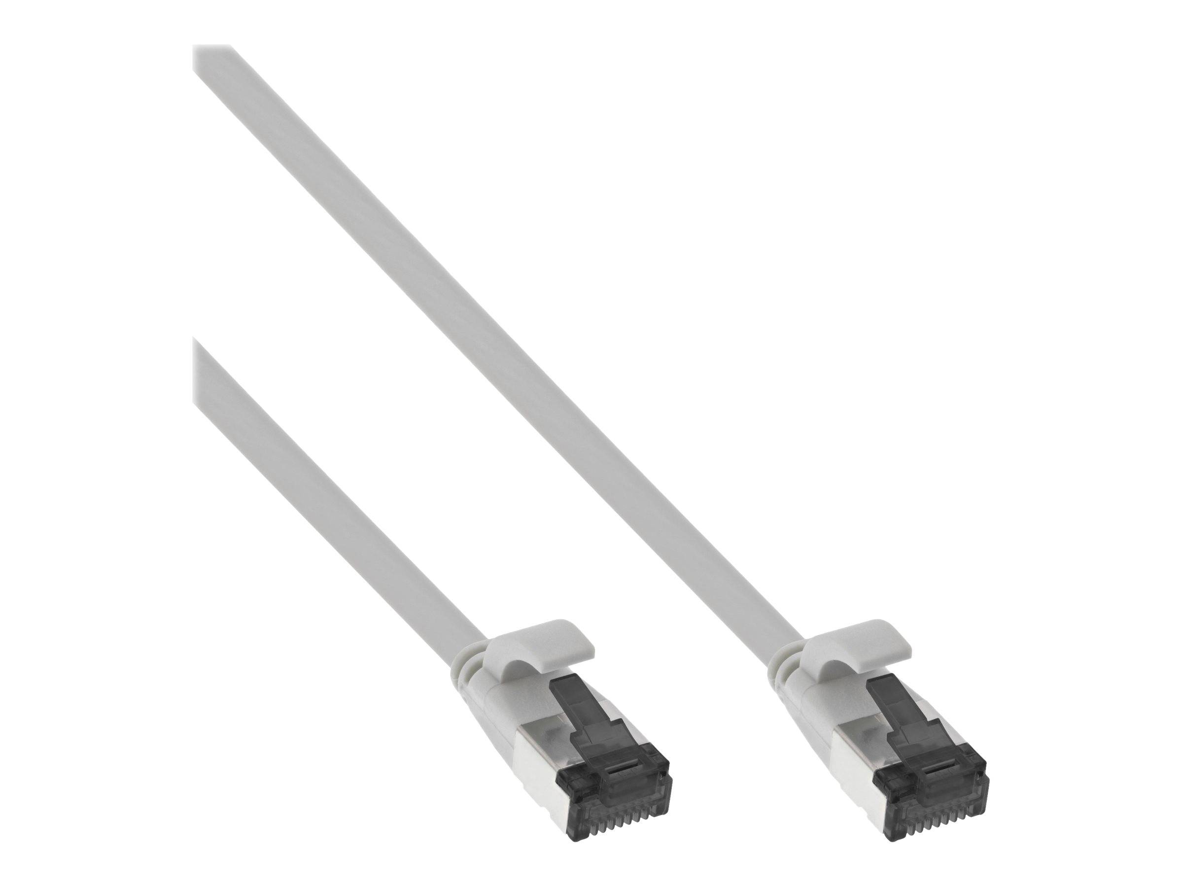 Zwei graue Ethernet-Kabel mit RJ45-Steckern auf weißem Hintergrund.