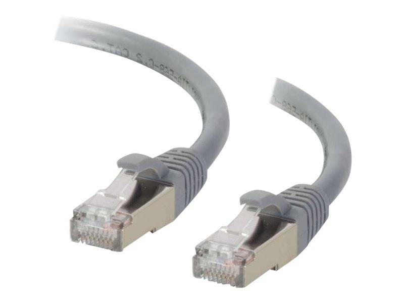 Zwei graue Ethernet-Netzwerkkabel mit RJ45-Steckern auf weißem Hintergrund dargestellt.