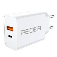Weiches Wandladegerät mit zwei Steckern, einem USB-A-Anschluss und einem USB-C-Anschluss, Marke 'PEDEA'.