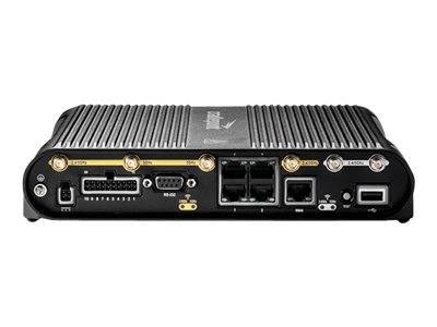 Frontplatte einer Industriesteuereinheit mit mehreren Steckverbindern, darunter D-Sub, Ethernet-Anschlüsse, USB und Stromeingang.