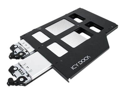 Black Icy Dock drive bay caddy mit zwei silbernen Hot-Swap-Laufwerk-Schlitten teilweise ausgezogen.