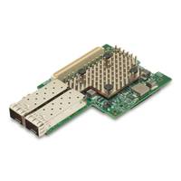 Eine grüne Leiterplatte mit zwei Metall-Netzwerkports und einem großen Kühlkörper, wahrscheinlich eine Server- oder Netzwerk-Adapterkarte.